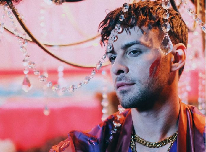 Ең танымал порно арнаны онлайн көріңіз Әлемнің түкпір-түкпірінен үлкен, ұзын әтештердің онлайн порно бейнелерін қараңыз