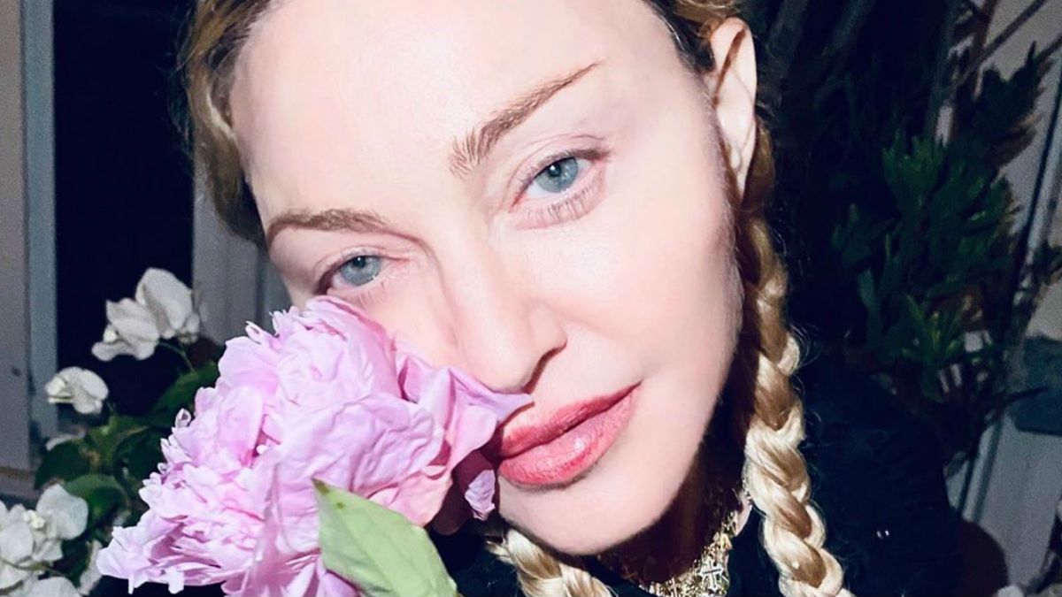 "Лурдес следует побриться": Мадонна с дочерью шокировали поклонников фото небритых подмышек