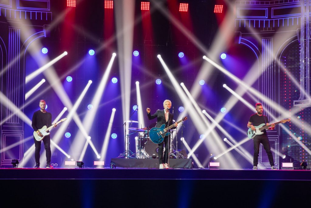 &laquo;Двадцать семь лет кайфа&raquo;: &laquo;Ночные снайперы&raquo; отметили день рождения в пустом зале