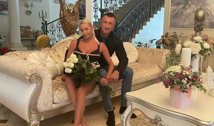 Жамбасты сипау порно видео Жетілген әйелдермен тегін порно