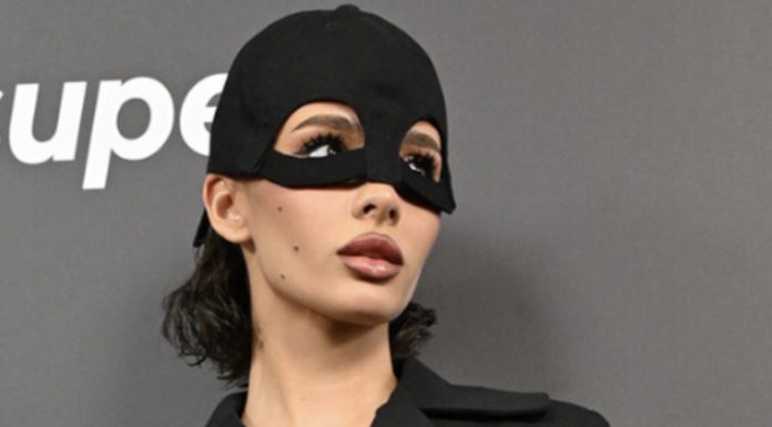 Самойлова, Нюша, Тодоренко, Чеботина,  Карнавал: наряды звезд на премии ЖАРА Media Awards