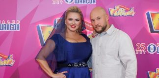 Анна Семенович в синей фате, молодеющие Михайлов, Шуфутинский, Газманов: как прошел «Ээхх, Разгуляй!»