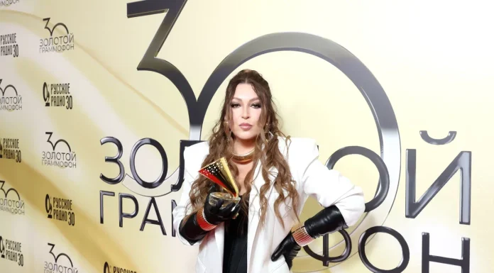 Ирина Дубцова впервые появилась с детьми жениха и своим сыном на «Золотом Граммофоне»