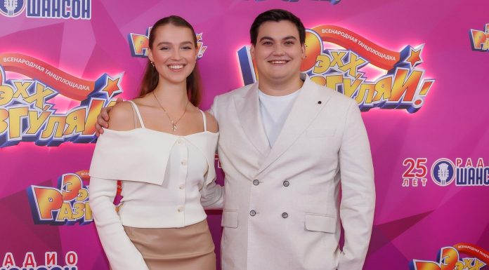 Сын Михаила Круга с женой и мамой появился на «Ээхх, Разгуляй!»