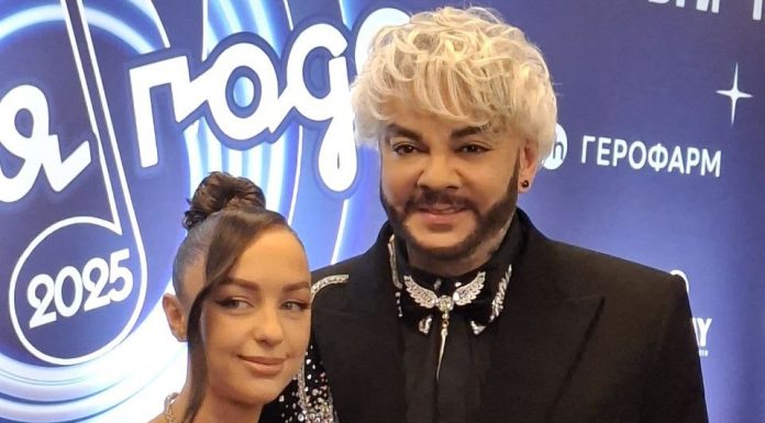 «С генами повезло»: Филипп Киркоров на «Песне года» удивил новым образом