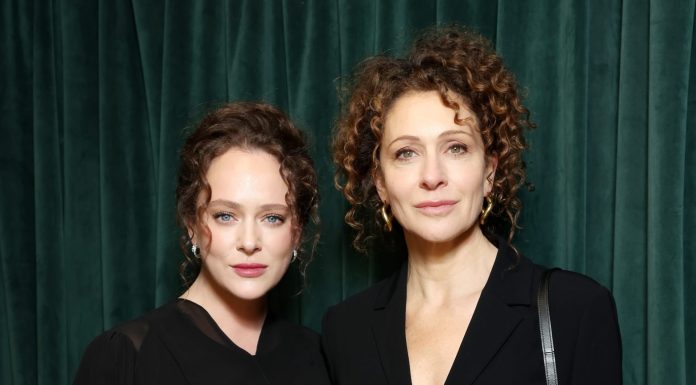 Аглая Тарасова с мамой Ксенией Раппопорт и сестрой, Юрий Колокольников и другие на премьере «Левши»