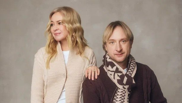 Уютные и стильные: Яна Рудковская и Евгений Плющенко в компейне для бренда Monte Carlo — фото