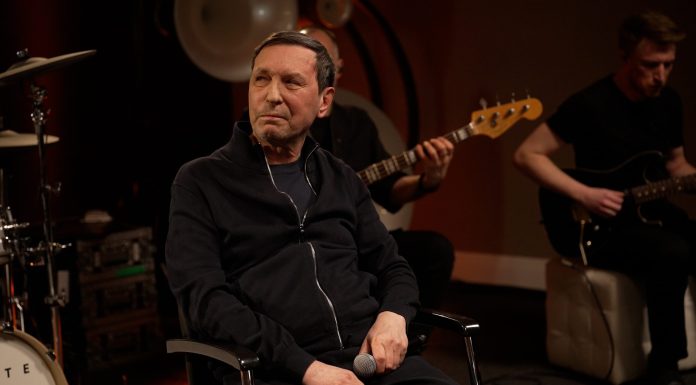 70-летний Николай Носков рассказал о творческих планах и отношениях с внуками