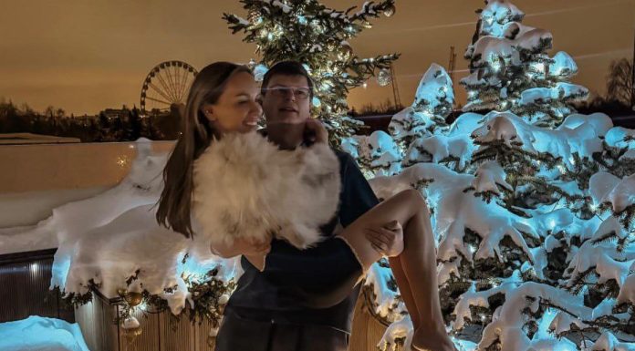 Андрей Аршавин отметил Новый год с дочкой и возлюбленной