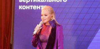 «Не держу ни на кого обиды и иду дальше»: Лариса Долина дала первое интервью после скандала с квартирой