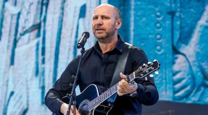 «Проврёмся!»: певец и поэт Виталий Аксёнов поддержит защитников Родины концертным туром