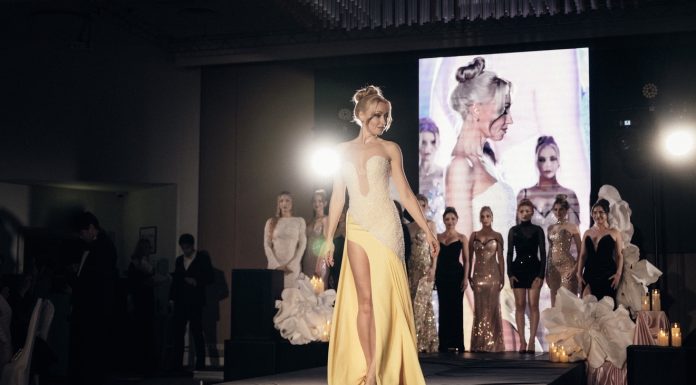 «Времена показывают людей»: в Москве состоялся благотворительный вечер дизайнера Олеси Клеблеевой