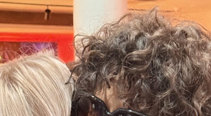 Киркоров, Баста, Серябкина, BEARWOLF пришли поддержать Zivert на премьере ее шоу «Где-то в Ретро»