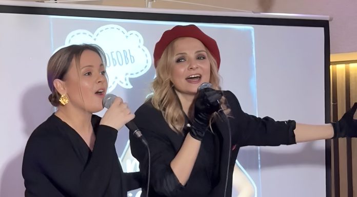 Юля Проскурякова и Таня Морозова поддержали Марусю Лёвкину на ее первом сольном концерте