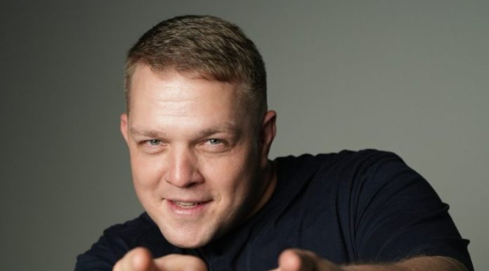 «Велик Господь»: Влад Balu представил уникальную песню, как личный разговор с Богом