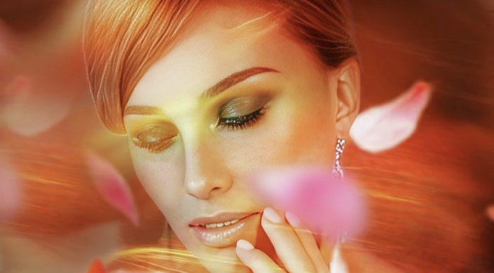 «Сейчас я пойду сквозь этот кошмар платить за бензин!»: Виктор Тюрин рассказал о новой песне REFLEX