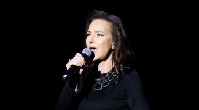 «Верните память»: Елена Север на концерте-мемориале к 40-летию Чернобыльской катастрофы