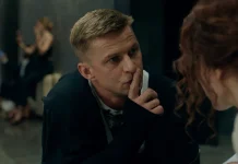 Роман Курцын разгадывает тайну закрытой комнаты в трейлере фильма «Аэропорт»