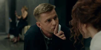Роман Курцын разгадывает тайну закрытой комнаты в трейлере фильма «Аэропорт»
