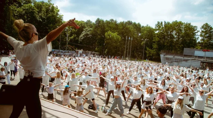 800 женщин станцуют на фестивале TODES LADY FEST в Москве