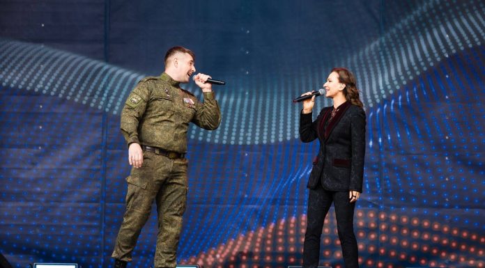«Спасибо за труд!»: подарок заводчанам от Елены Север и звезд «Русского радио»