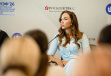 Миа Бойка на ПМЭФ рассказала как помогает девушкам выводить парней на чистую воду
