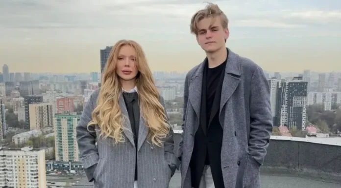 Карина Кросс и ТепловЪ поздравили девятиклассников с выпускным