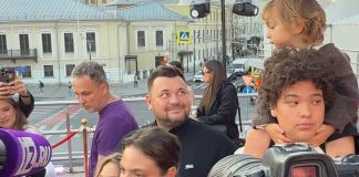 Жуковы всей семьей, звезды с детьми: как прошла премьера мюзикла «Плакса» с Никой Жуковой в главной роли