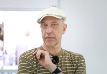 «Упрямый, добрый, нежный, яркий, настоящий»: коллеги журналиста Сергея Соседова не могут поверить, что его не стало