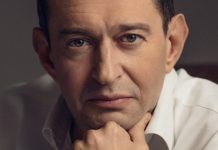 Чтения на высоте 10 000 метров: Хабенский и Цыпкин выступят на благотворительном рейсе в пользу подопечных Фонда Хабенского
